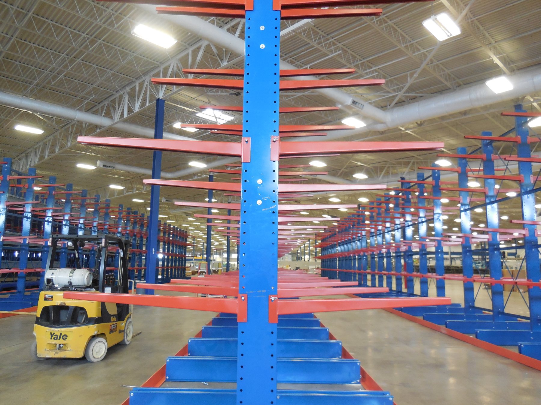 ATK cantilever rack bays and adjustable arms
